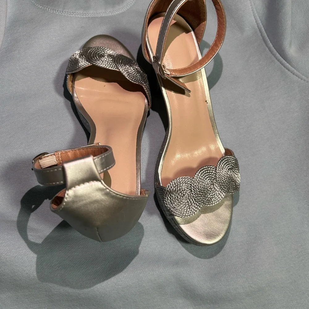 Elegant Silver Women's Sandals - Picture 2 of 5